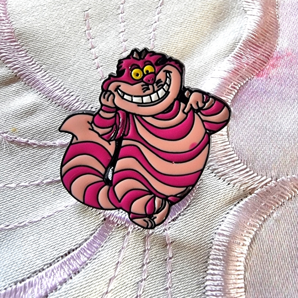 🆕️Alice In Wonderland Cheshire Cat Enamel Pin